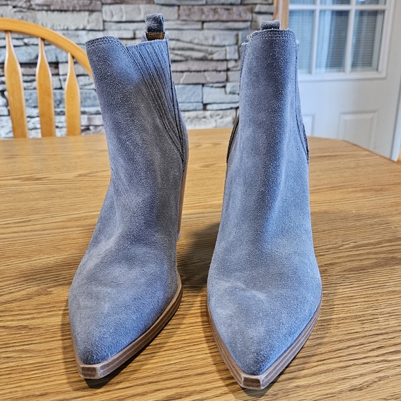 Marc Fisher ML Gadri Gray Leather Ankle Cowboy Boots - Picture 2 of 7